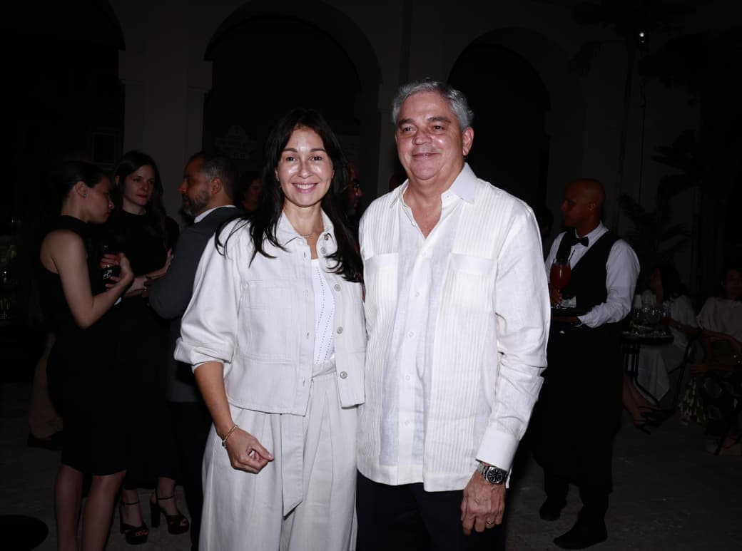 Yissel Galarza de Cordero y Julio Cordero.