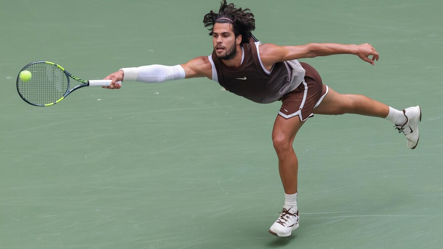 Carlos Alcaraz desembarca con fuerza en los octavos del US Open Carlos Alcaraz desembarca con fuerza en los octavos del US Open
