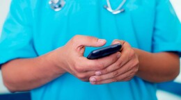 El C&oacute;digo Penal no proh&iacute;be WhatsApp, pero cambia la relaci&oacute;n entre m&eacute;dicos y pacientes