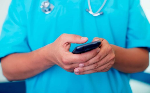 El C&oacute;digo Penal no proh&iacute;be WhatsApp, pero cambia la relaci&oacute;n entre m&eacute;dicos y pacientes