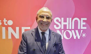 Emilio Estefan destaca el poder de la mujer y los logros de la m&uacute;sica latina en "Days to Shine"