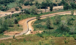 El Gobierno anuncia construcci&oacute;n de 14.5 kil&oacute;metros de verja fronteriza en Jiman&iacute;