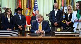 Trump dice que M&eacute;xico no tiene nada que ofrecer a EE. UU., solo tamales picantes y tomates