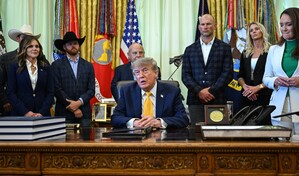 Trump dice que M&eacute;xico no tiene nada que ofrecer a EE. UU., solo tamales picantes y tomates