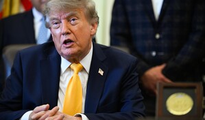 Trump firma una orden para impulsar la eliminaci&oacute;n de las protecciones del lobo gris