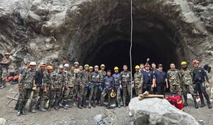 Intensifican el rescate de 900 atrapados en t&uacute;neles hidroel&eacute;ctricos de Nepal por la riada