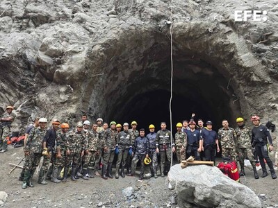 Trabajan en rescate de atrapados en túneles hidroeléctricos en Nepal