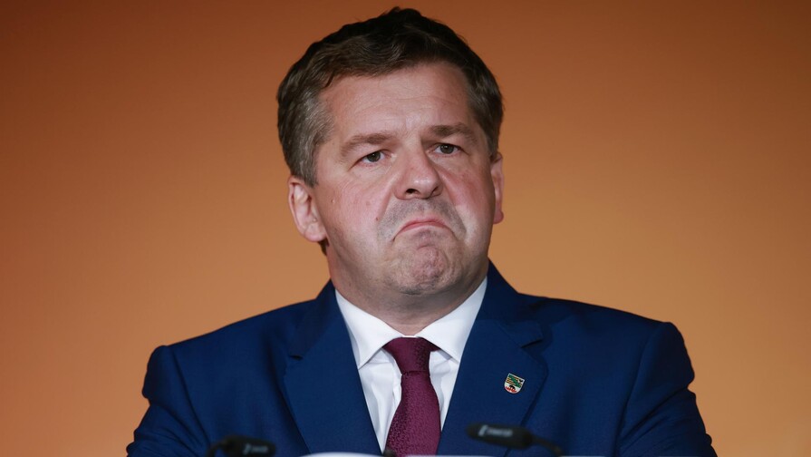 Ultraderechista AfD vence en Sajonia-Anhalt y roza la mayoría absoluta, según proyecciones
