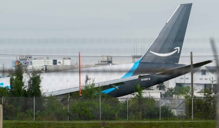 M&aacute;s de 40 vuelos cancelados en aeropuerto de Miami tras accidente de avi&oacute;n de Amazon