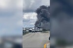 Un avión de carga de Amazon se estrella en el aeropuerto de Miami Un avión de carga de Amazon se estrella en el aeropuerto de Miami