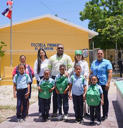 Cementos Progreso Dominicana beneficia a 2,500 ni&ntilde;os con su operativo de inicio de clases