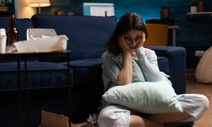 Depresi&oacute;n posparto, bullying y riesgo suicida &iquest;cu&aacute;les se&ntilde;ales de alerta hay que prestar atenci&oacute;n?