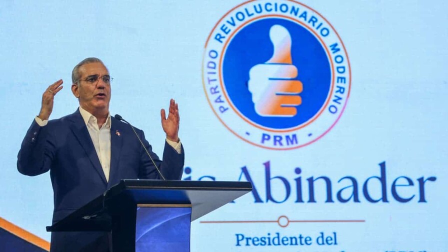 Imposici&oacute;n y doble funci&oacute;n: Abinader al frente del PRM genera cr&iacute;ticas de la oposici&oacute;n