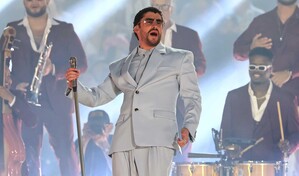 Bad Bunny gana su primer Emmy por el espect&aacute;culo de medio tiempo del Super Bowl