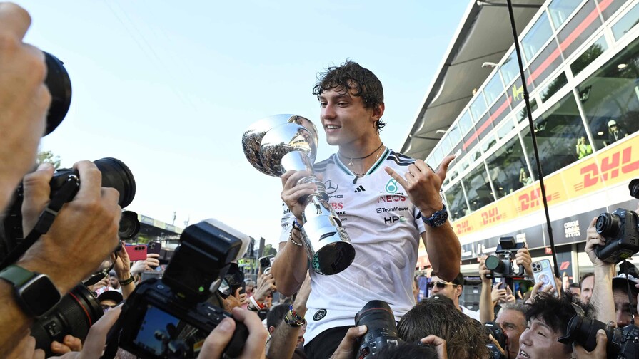 Antonelli se afianza como líder del Mundial de F1 tras ganar en Monza con remontada Antonelli se afianza como líder del Mundial de F1 tras ganar en Monza con remontada