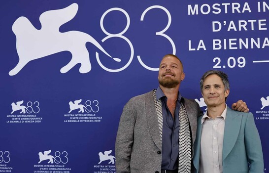 Gael Garc&iacute;a Bernal estrena Hombre al agua en la Mostra de Venecia