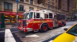 Mujer resulta herida tras saltar de un tercer piso para escapar de incendio en Nueva Jersey