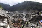 Gobierno de Nepal actualiza cifra de muertos por riadas a 1384 Gobierno de Nepal actualiza cifra de muertos por riadas a 1384
