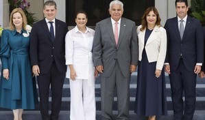 La ingeniera marina Ilya Espino asume como la primera mujer al frente del Canal de Panamá