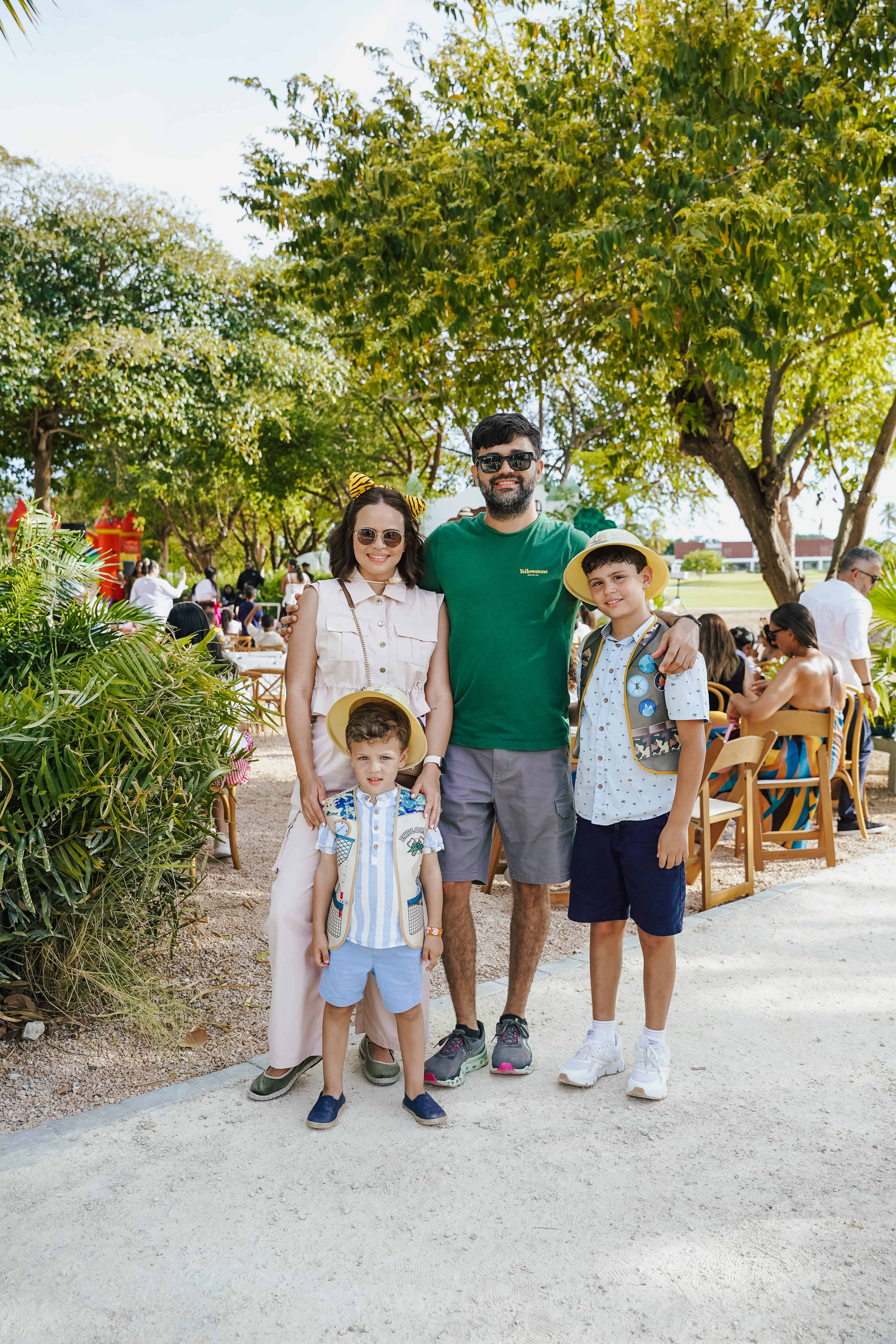 Carla Peña, Nicolás Mercedes, Janio Mercedes y Lucas Mercedes.