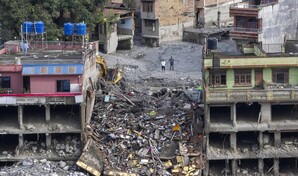 Nepal eleva a 1,355 los muertos y mantiene en casi 5,000 los desaparecidos tras la riada