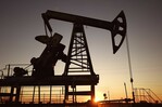 El petróleo de Texas registra un ligero descenso con la vista puesta en Arabia Saudí