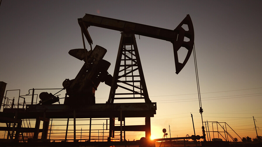 El petróleo vuelve a acercarse a US$100 ante escalada entre EE. UU. e Irán