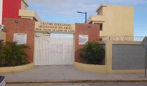 Escuela desconoce qu&eacute; sustancia qu&iacute;mica afect&oacute; a estudiantes y empleados en Sabana Perdida