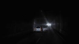 T&uacute;nel de Las Am&eacute;ricas permanece parcialmente a oscuras por falla en iluminaci&oacute;n