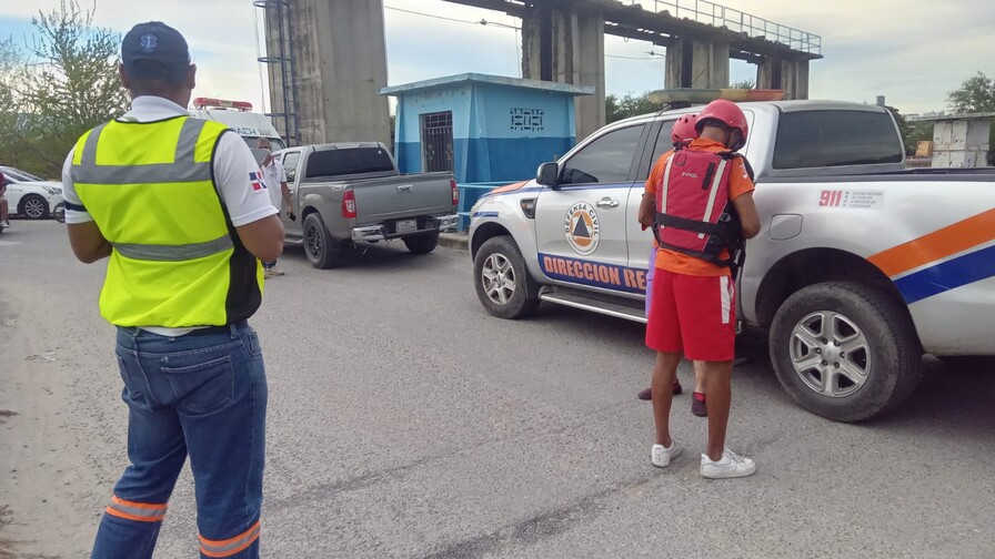 Adolescente muere ahogado en la compuerta de La Otra Banda en Santiago Adolescente muere ahogado en la compuerta de La Otra Banda en Santiago