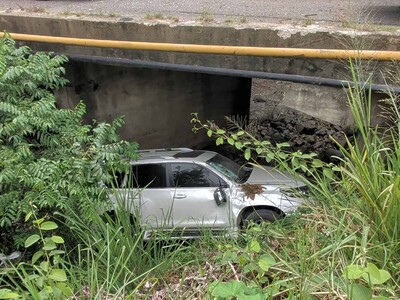 Gobernadora de Dajabón sufre aparatoso accidente en puente de Bánica