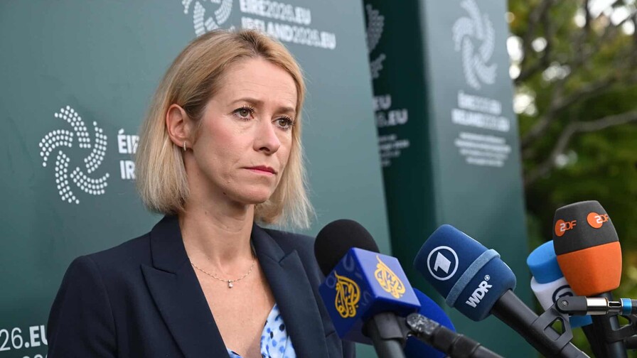 La UE aprueba el mayor paquete de sanciones selectivas contra Rusia con casi 1,600 nombres