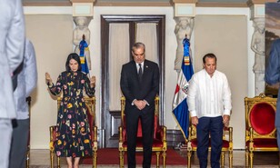 Abinader encabeza oraci&oacute;n en el Palacio para que Dios nos proteja de los desastres naturales
