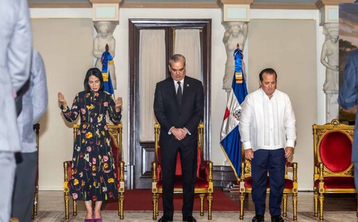 Abinader encabeza oración en el Palacio para que Dios nos proteja de los desastres naturales