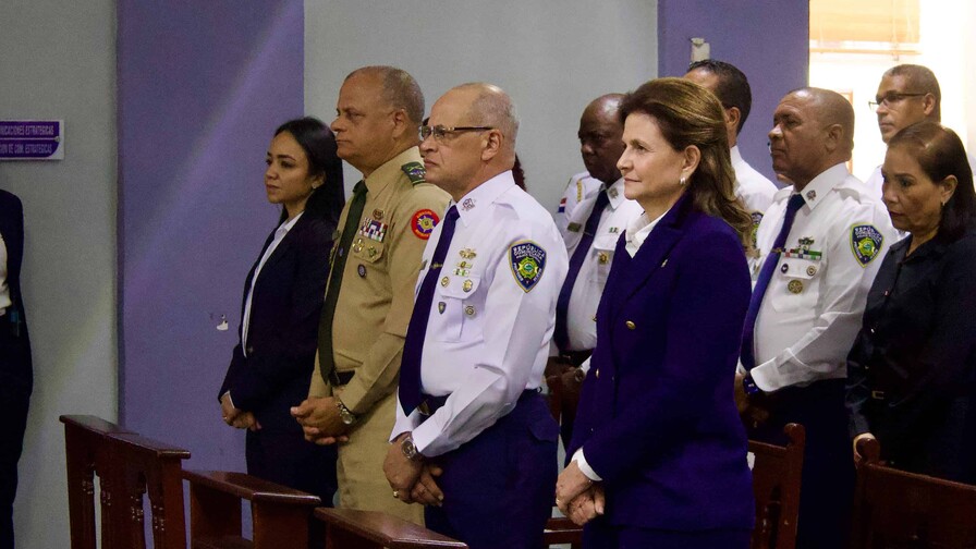 Raquel Peña y Faride Raful encabezaron reunión de seguridad ciudadana en el Palacio de la Policía Raquel Peña y Faride Raful encabezaron reunión de seguridad ciudadana en el Palacio de la Policía