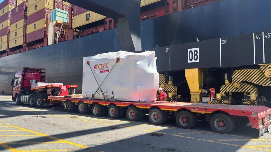 Edeeste recibe equipos para mejorar el servicio eléctrico en Boca Chica, Villa Consuelo y El Brisal
