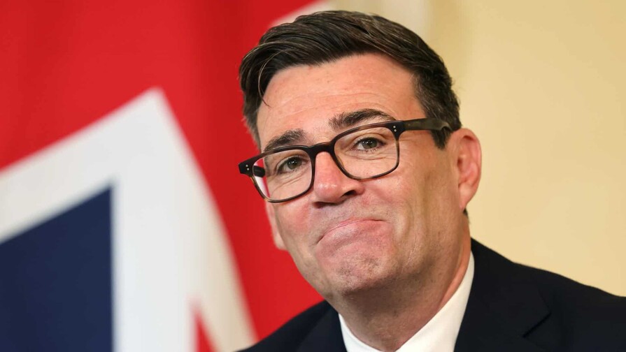 Burnham toma su primera gran medida exterior al sancionar comercio con colonias israelíes