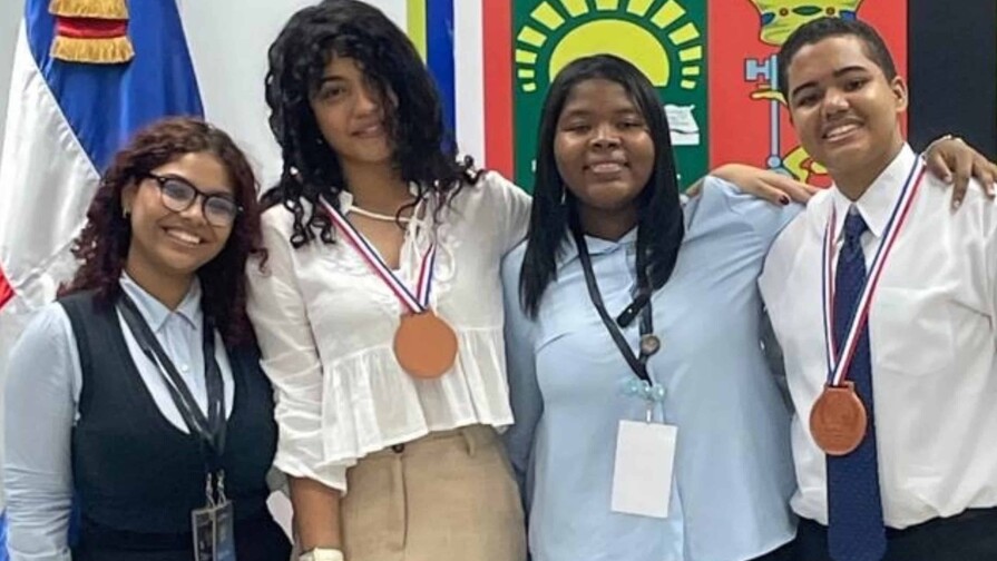 Joven impulsa primera delegación independiente de RD para el Modelo de Naciones Unidas de Yale Joven impulsa primera delegación independiente de RD para el Modelo de Naciones Unidas de Yale