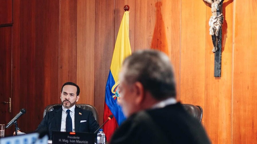 De la Espriella levanta la suspensión general para que los colombianos puedan portar armas
