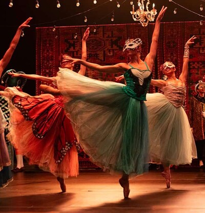 "Los Pasos del Tiempo" rescata la memoria del ballet dominicano a trav&eacute;s de la danza