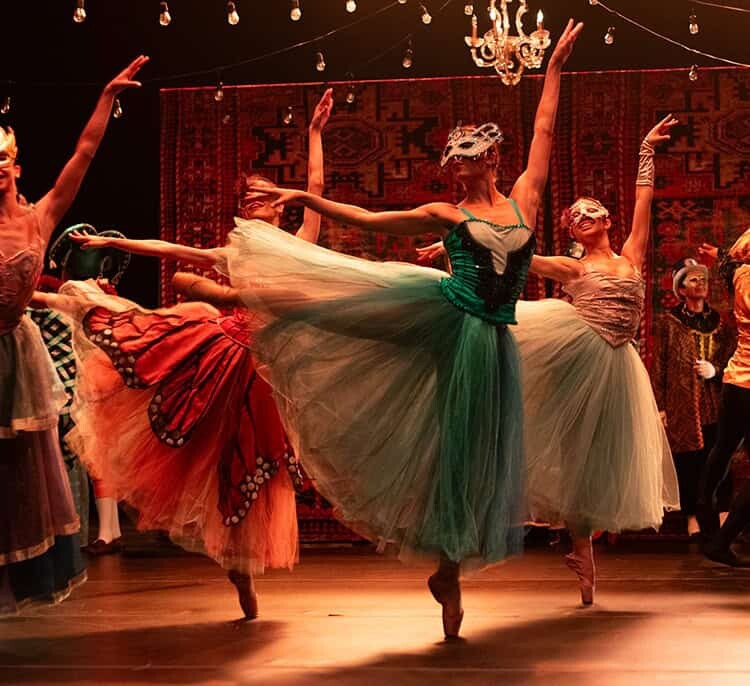 “Los Pasos del Tiempo” rescata la memoria del ballet dominicano a través de la danza