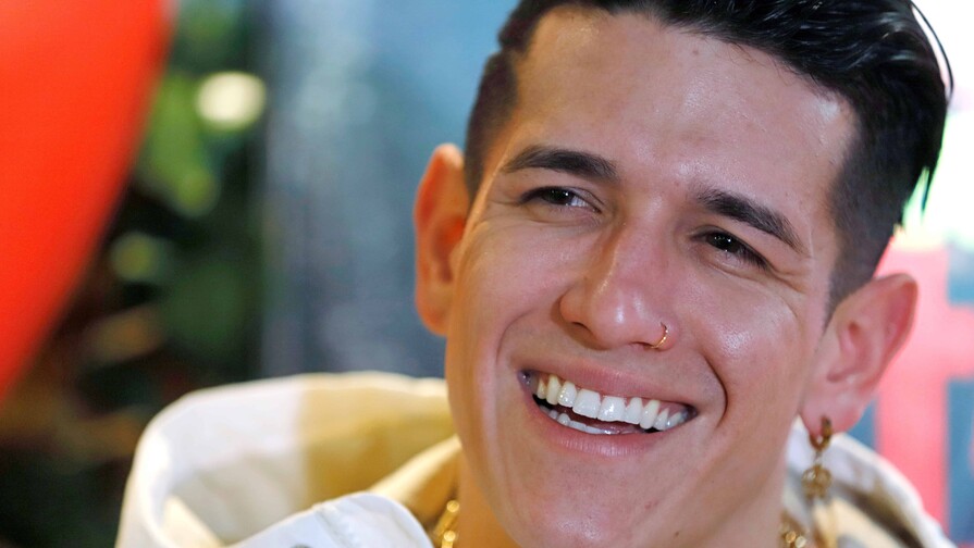 Lenny Tavárez lleva su historia de amor junto a su esposa en su nuevo EP, 8 Lenny Tavárez lleva su historia de amor junto a su esposa en su nuevo EP, 8