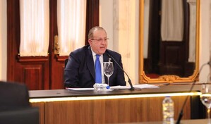 Ministro de Hacienda: "No vamos a tener problemas para refinanciar la deuda en los pr&oacute;ximos meses"