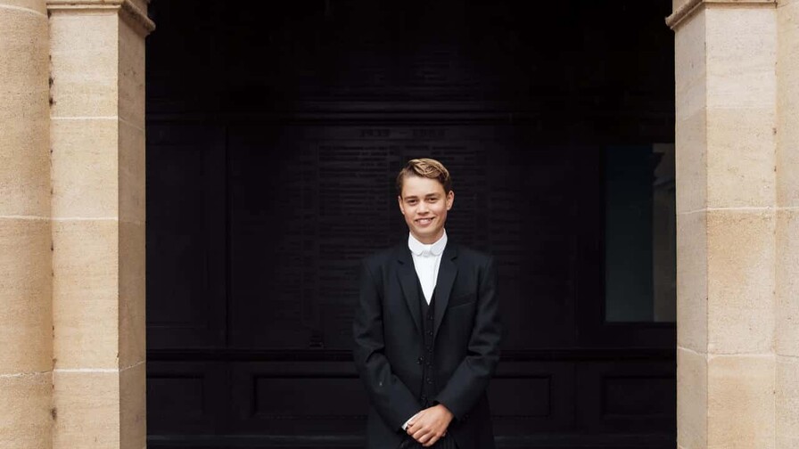 El príncipe George comienza una nueva etapa escolar en el elitista colegio Eton El príncipe George comienza una nueva etapa escolar en el elitista colegio Eton