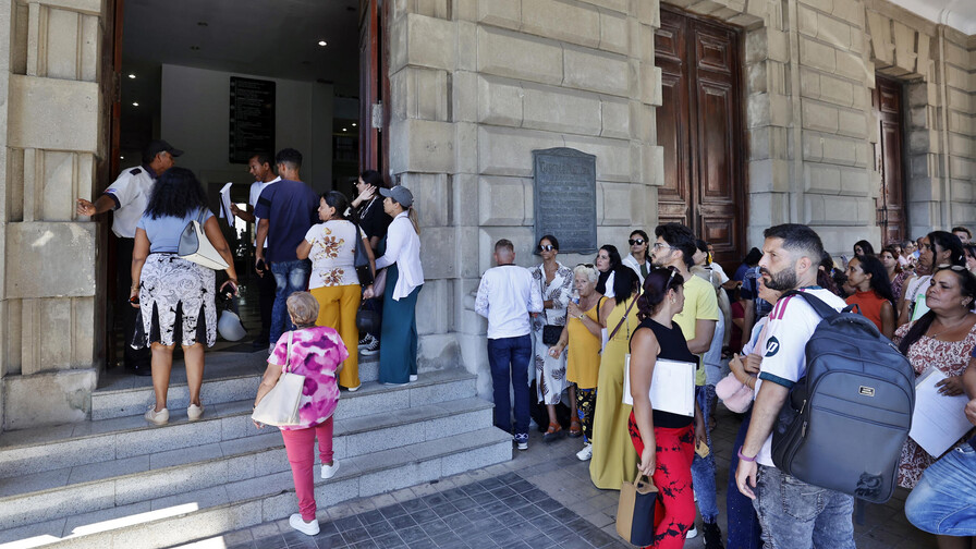 El Supremo suspende las altas en el censo para descendientes de españoles en el exilio El Supremo suspende las altas en el censo para descendientes de españoles en el exilio