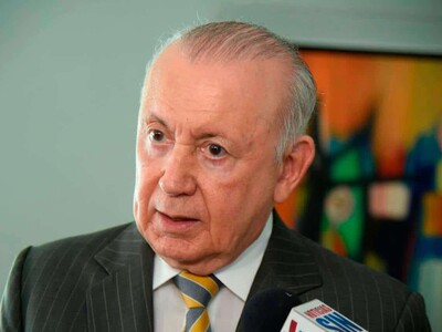 “Deuda no es ingreso”: Alburquerque cuestiona el endeudamiento