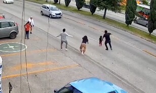 Empleado de supermercado salva a una ni&ntilde;a de ser atropellada en M&eacute;xico