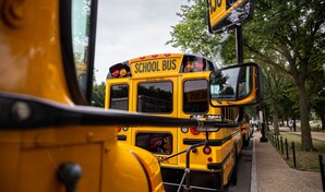 Municipios de Connecticut instalan c&aacute;maras con IA en autobuses escolares pese a dudas sobre privacidad