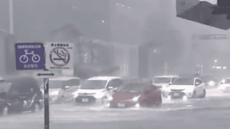 Fuertes lluvias inundan calles de Nagoya, Japón Fuertes lluvias inundan calles de Nagoya, Japón