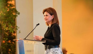 La vicepresidenta llama a reforzar la prevenci&oacute;n en el sistema de salud